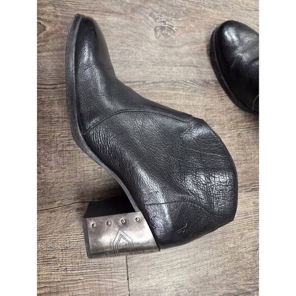 FRYE Nora Omaha Western Ankle Boot 6.5B Tribal Design Black Leather Metal Heeled - Picture 3 of 10